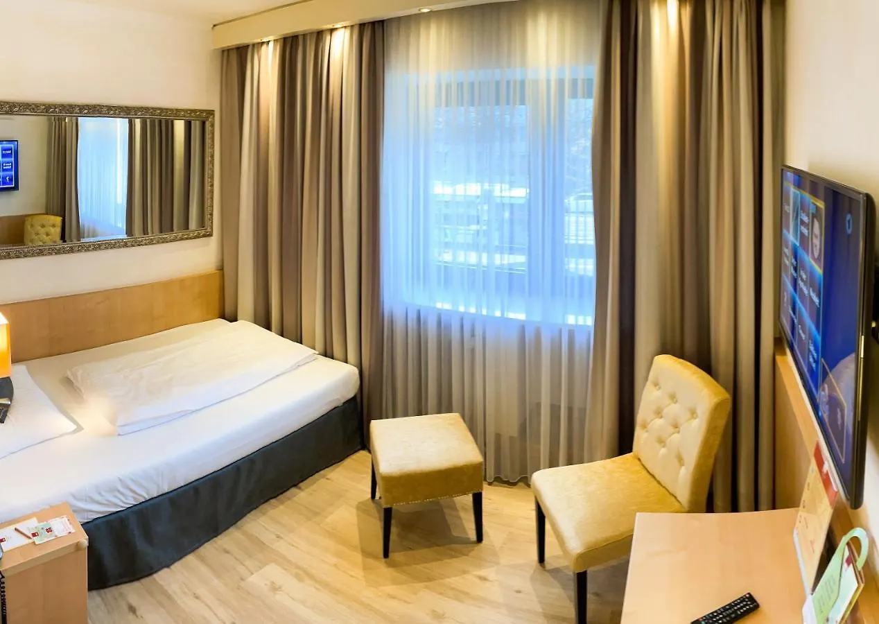 City Hotel Ost Am Koe Augusta